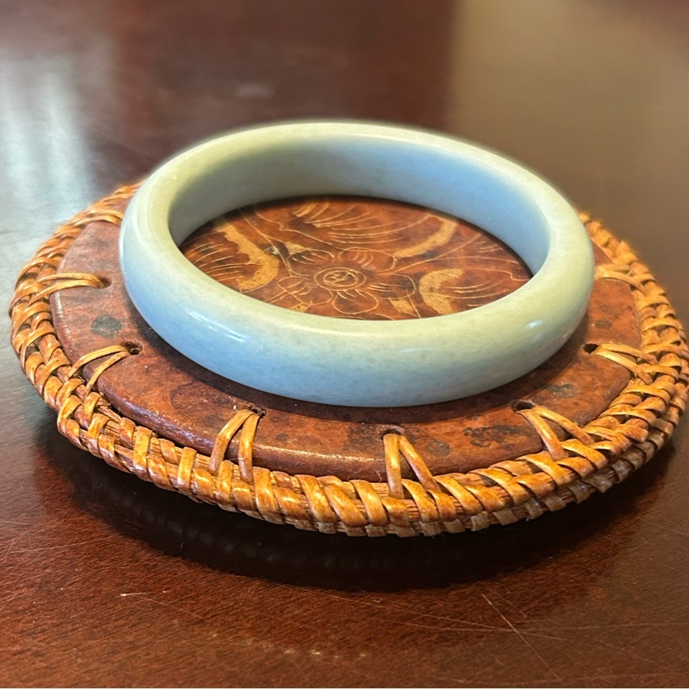 Nice solid green jade bangle bracelet